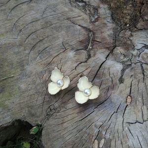Flower earrings